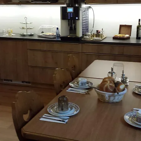 Fruehstueckpension Larson Bed & Breakfast